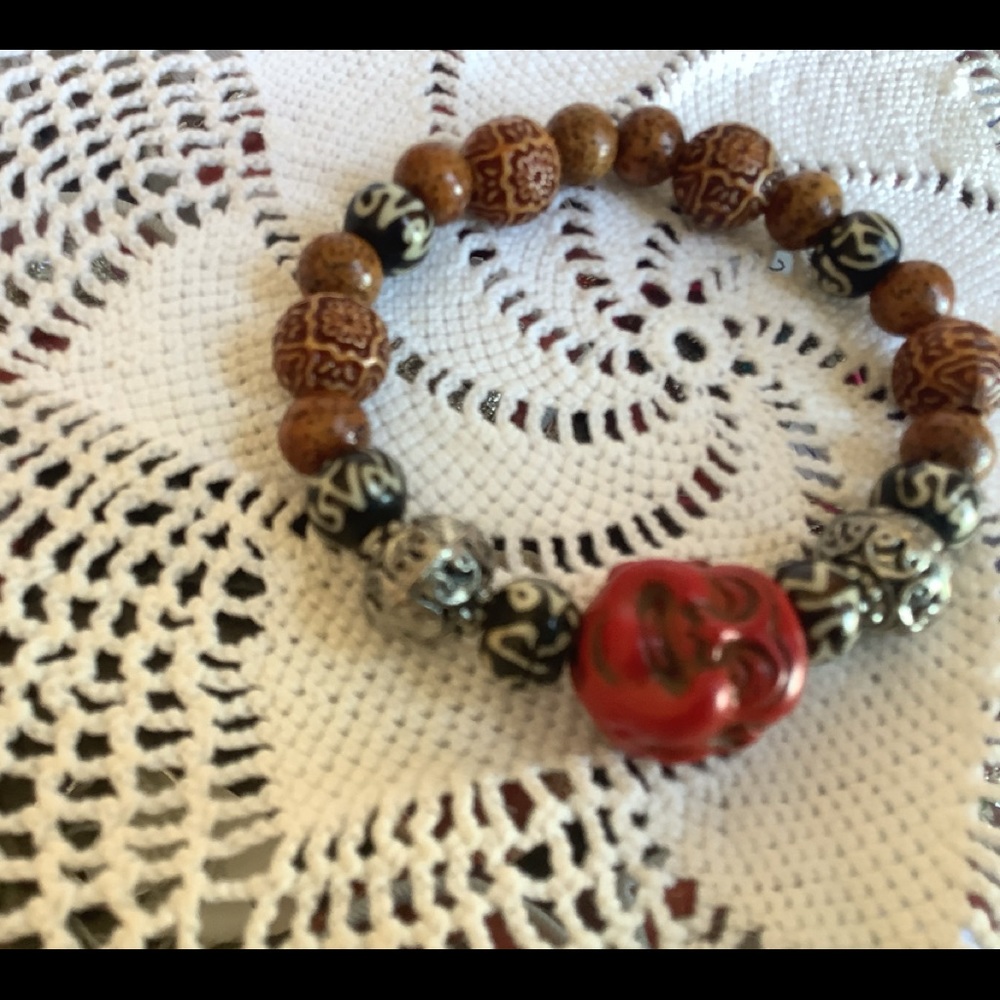 Handcrafted wooden stretch bracelet with Buddha
